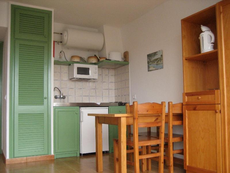 Studio (2 Adults) image 3