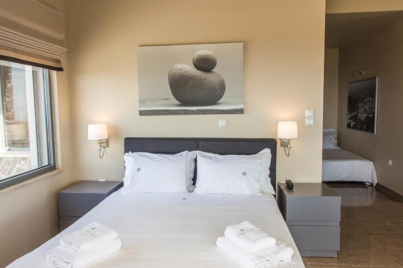 Superior King Suite image 4