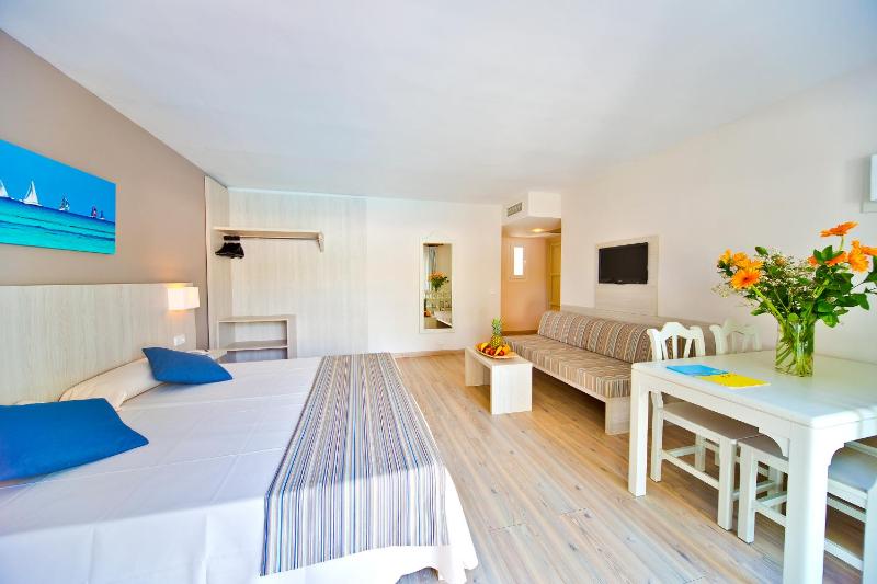 Basic Apartment 1 Bedroom  (2 Adults + 3 Children) image 4