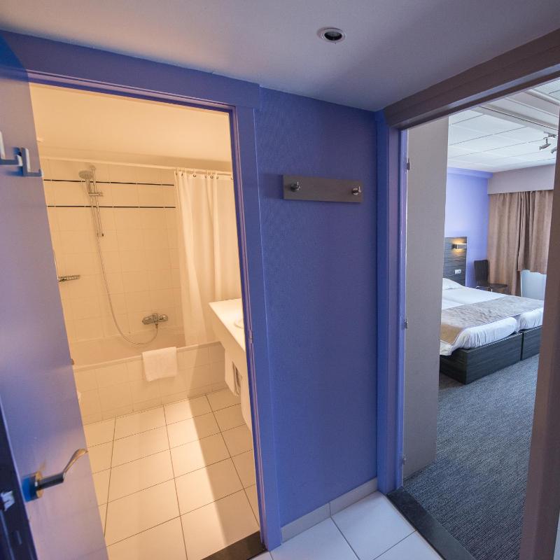 Ostend Hotel - image 29