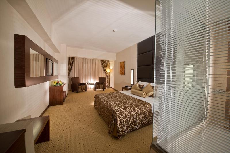 Corner Room image 2