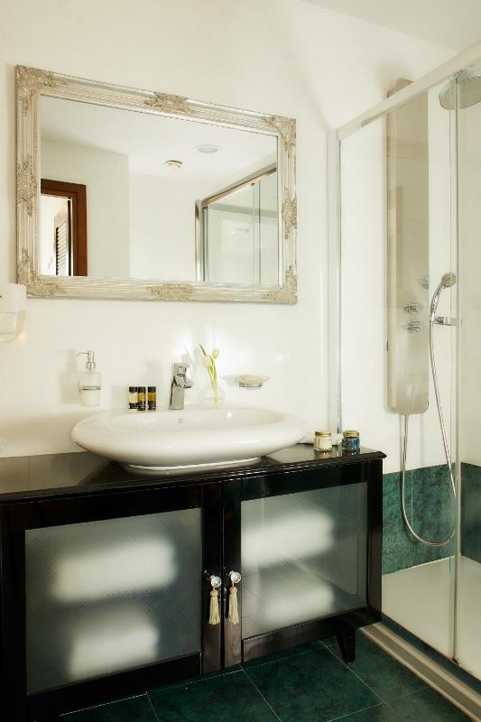 Dioni Boutique Hotel - image 28