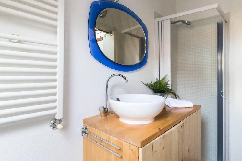 One-Bedroom Apartment image 4
