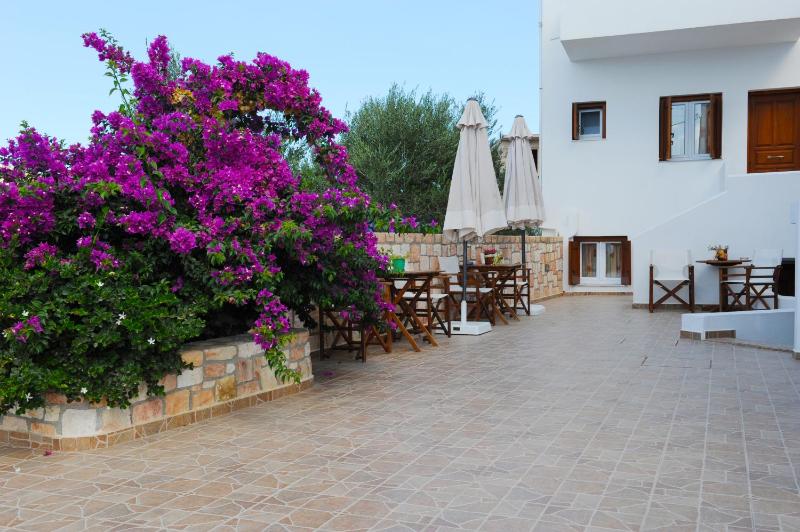 One-Bedroom Apartment with Sea View image 2