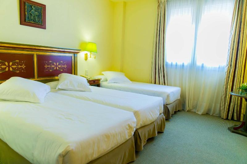 Triple Room image 2