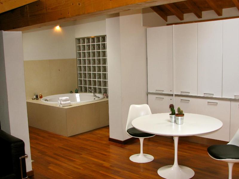 Parizzi Suites&Studio Restaurant - image 2