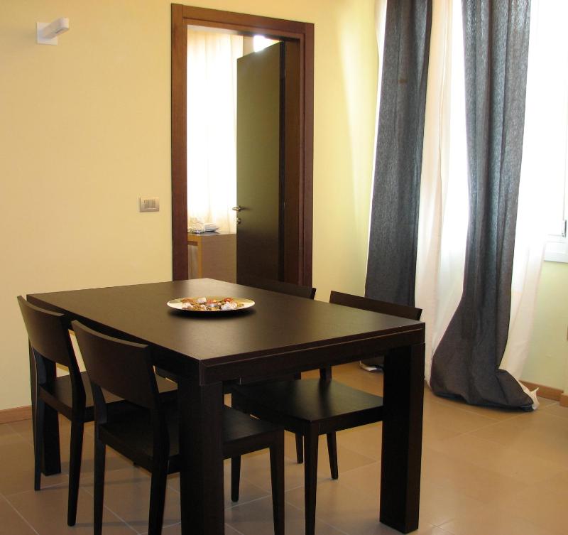 Superior One-Bedroom Apartment image 2