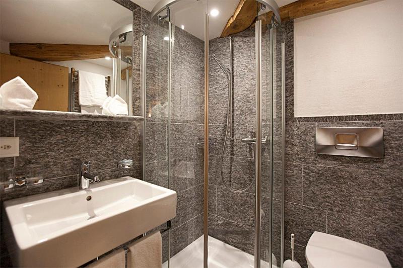 Deluxe Double Room Graphite image 2