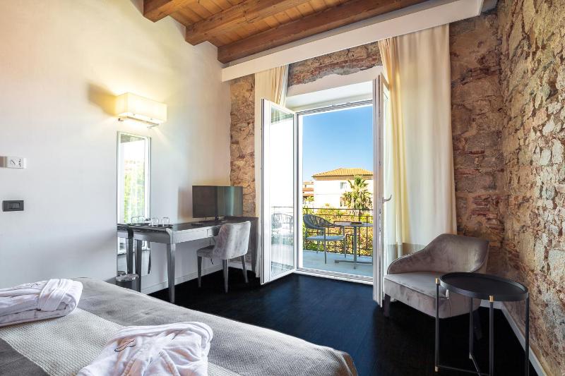Superior Double Room image 2