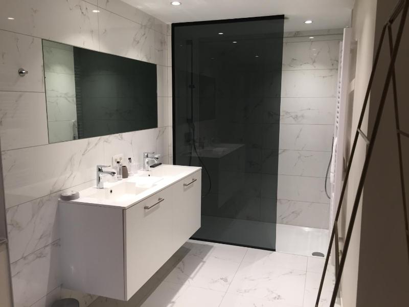 Large Double Room image 3