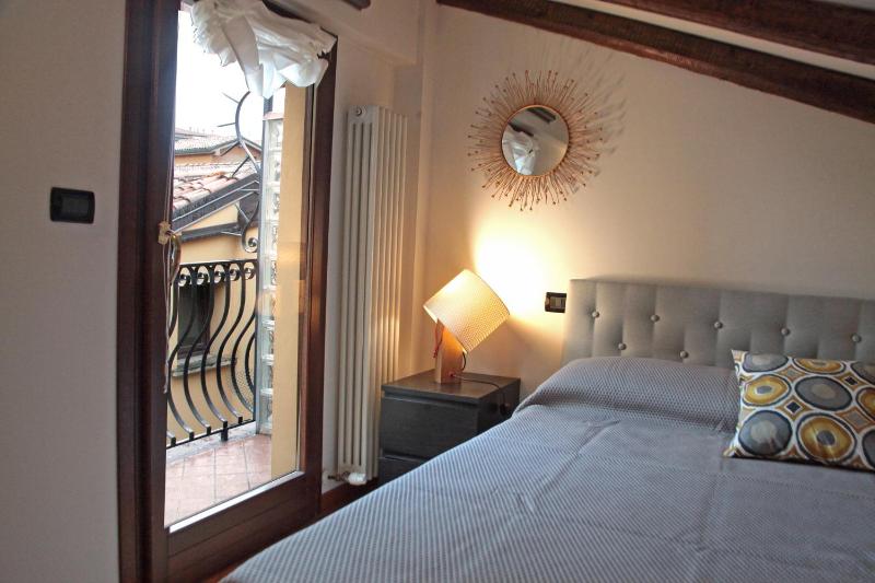 Double Room with Shared Bathroom image 1