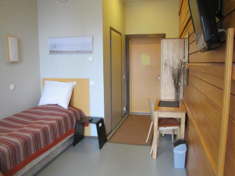 Six-Bedroom House image 2