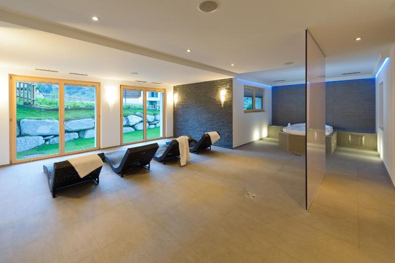 Vita 1 - Three-Bedroom Apartment (1st floor) image 4