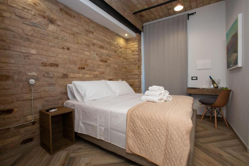 AL 54 Accommodation - image 27