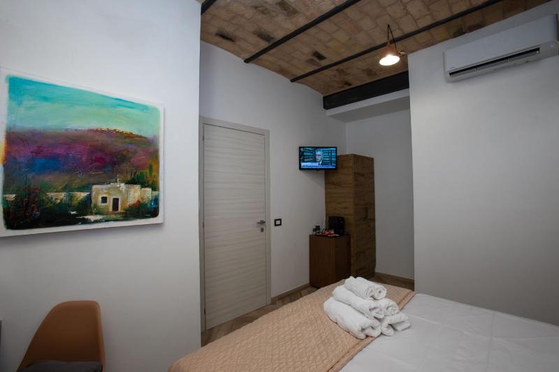 AL 54 Accommodation - image 17