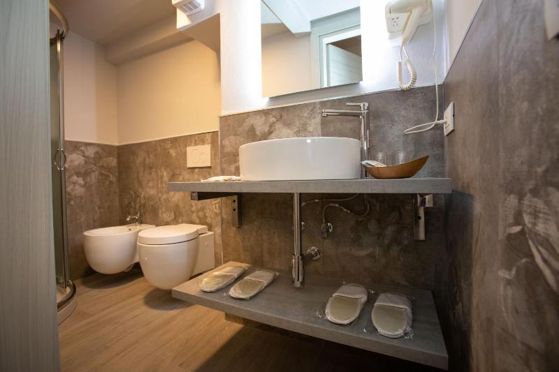 AL 54 Accommodation - image 6