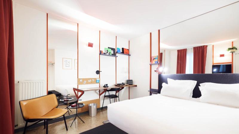 Superior Double Room image 1