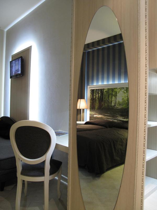 Classic Double or Twin Room image 1
