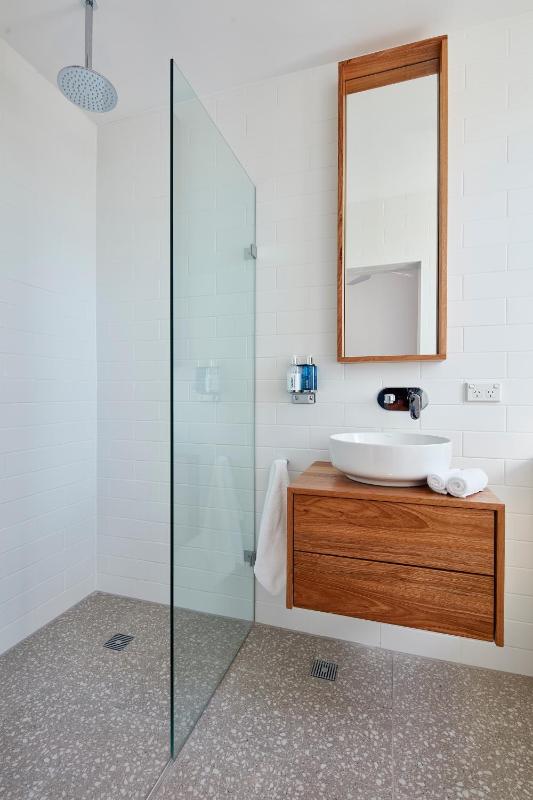 Twin Room image 3