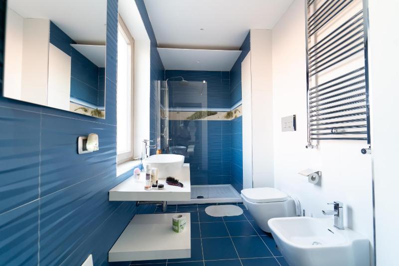 Standard Double Room image 3