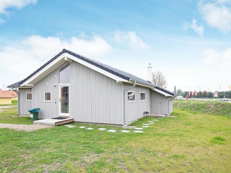 Three-Bedroom Holiday Home  image 1