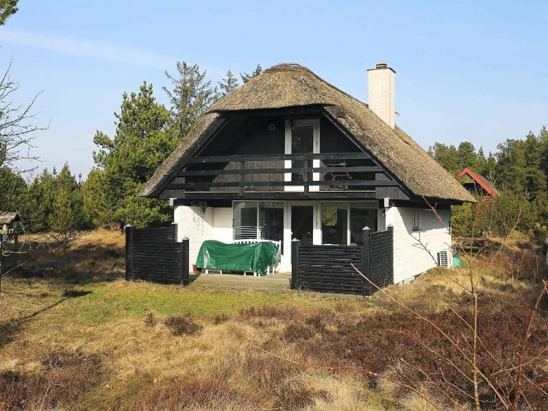 Three-Bedroom Holiday Home  image 1