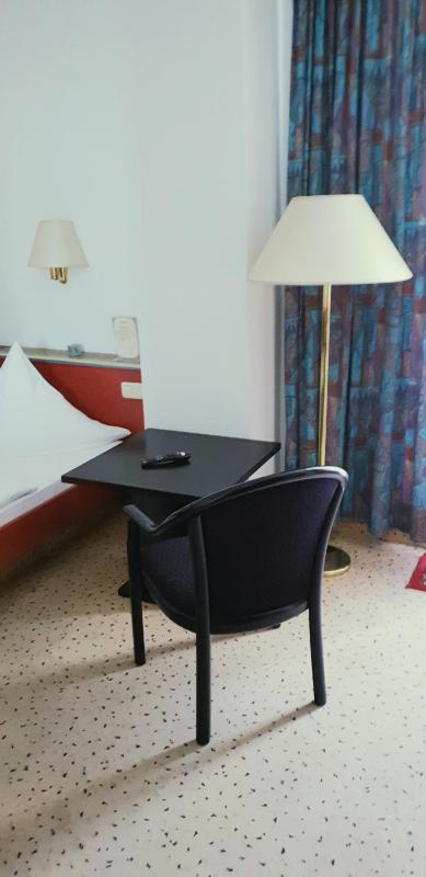 Business Single Room image 1