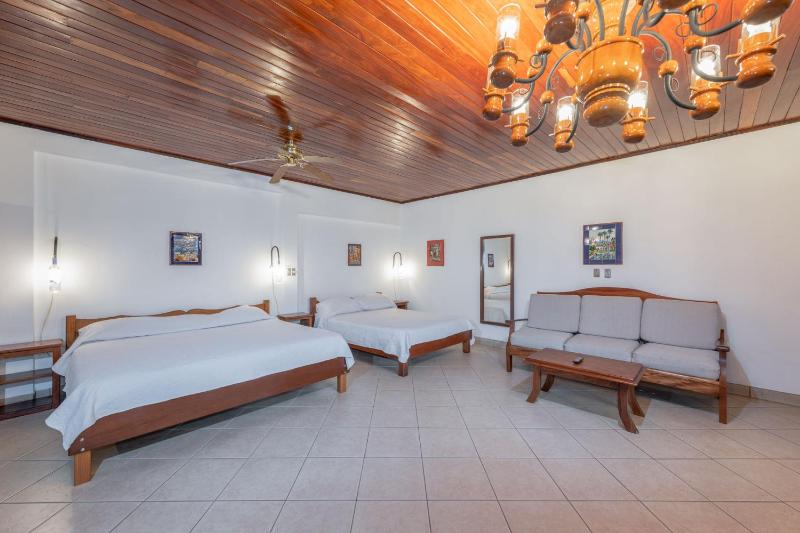 Costa Verde Inn - image 5