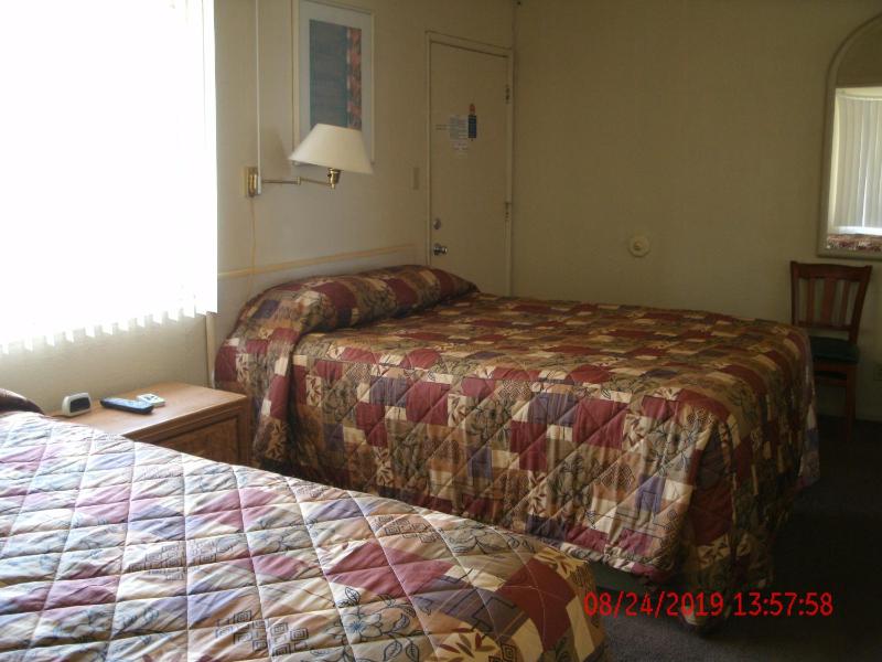 Queen Room with Two Queen Beds - Non-Smoking image 1