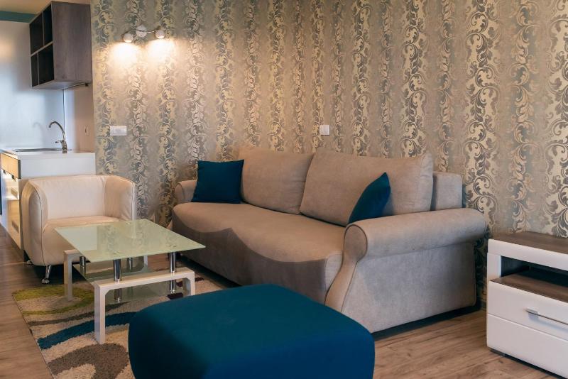 Suite with Hot Tub image 2