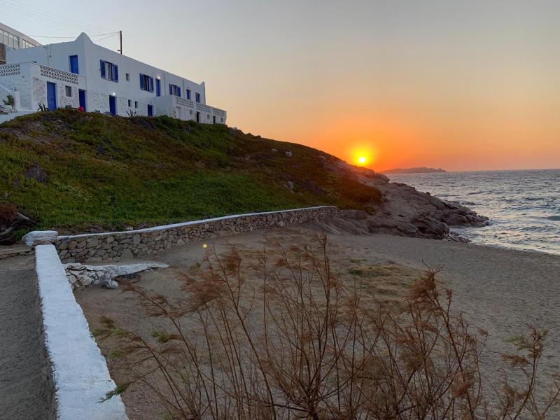 MARKOS BEACH rooms & studios - image 10