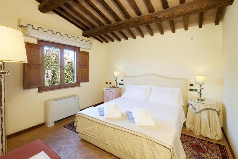 Superior Double Room image 3