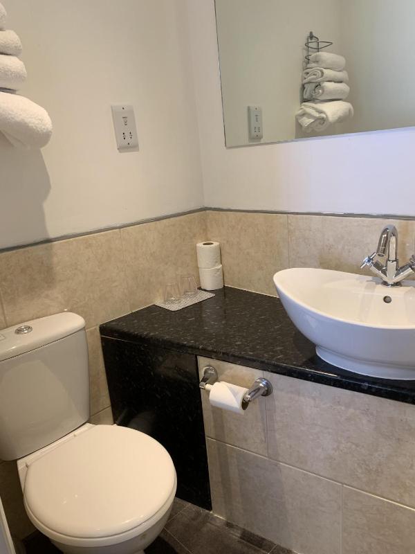 Twin Room with Terrace image 4
