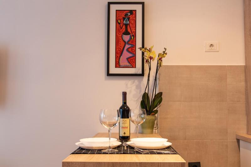 Studio Apartment image 4