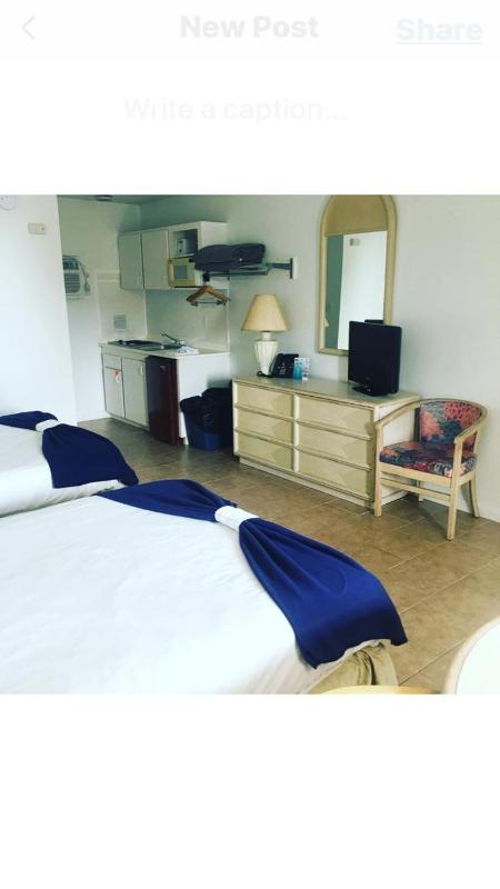 Double Room with Kitchenette image 2