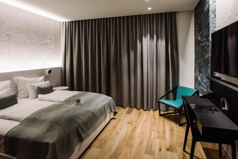 Deluxe Double Room with Parking image 3