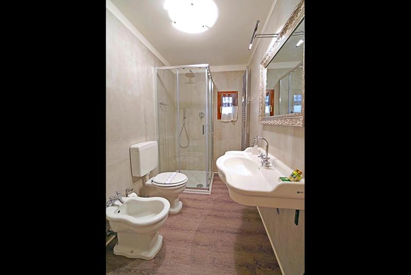 Superior Suite image 2