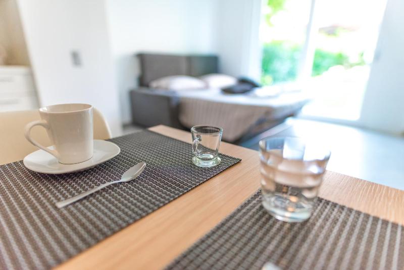 Prestige Apartments by Quokka 360 - Spacious Flats with Private Terraces - image 46