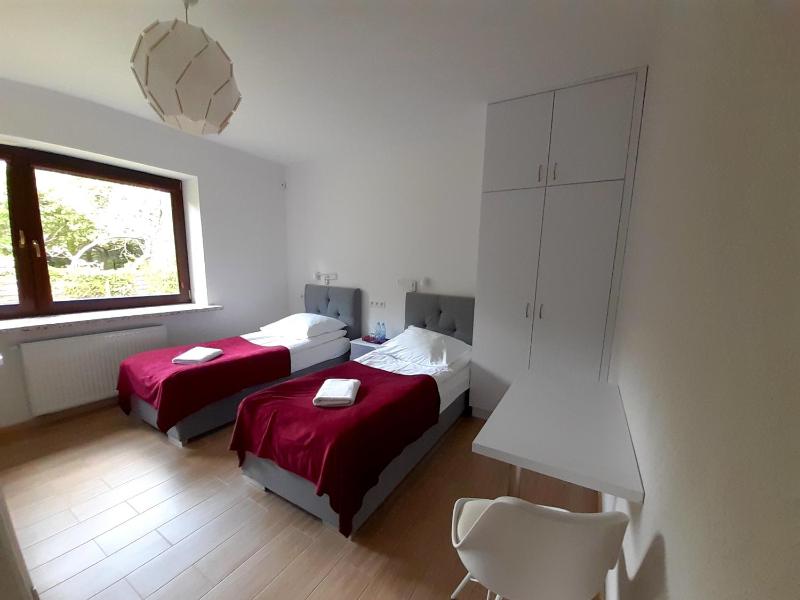 Standard Twin Room image 1