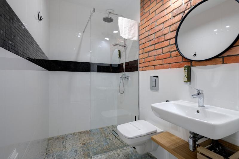 Standard Double Room image 3