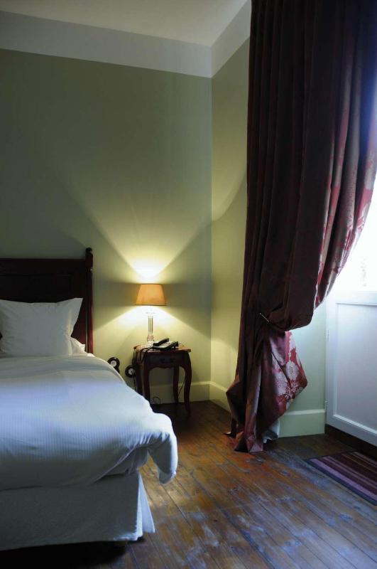 Rouge Double Room image 1