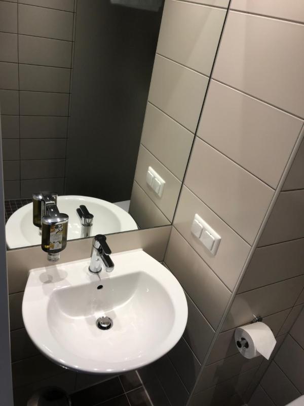 Large Double Room image 1