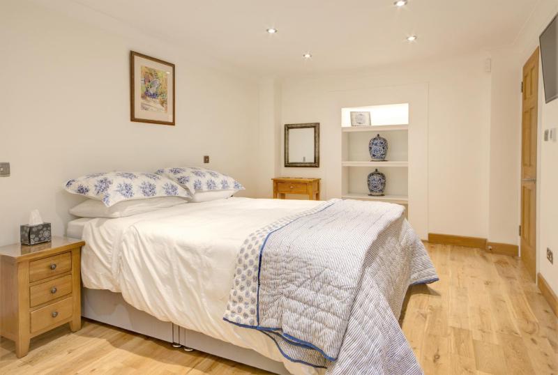Superior Apartment image 3