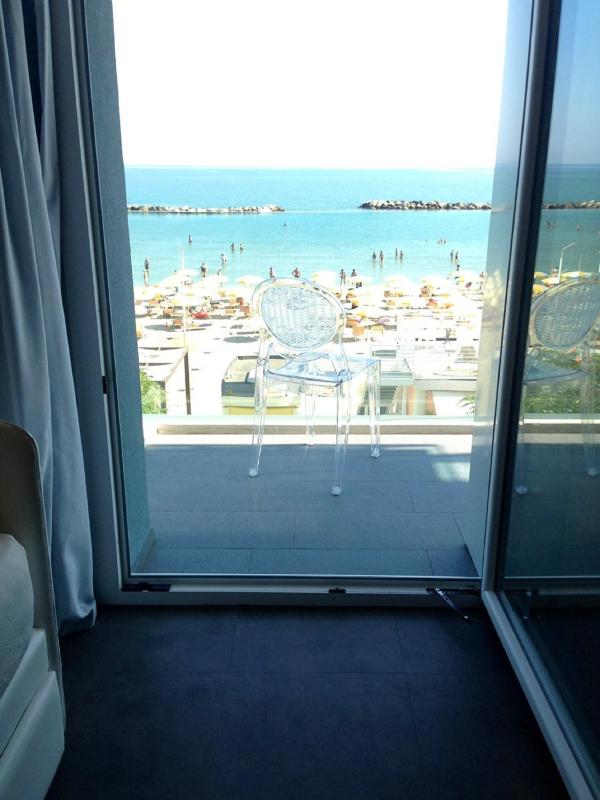 Studio with Sea View image 4