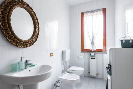 Double Room with Private External Bathroom image 2