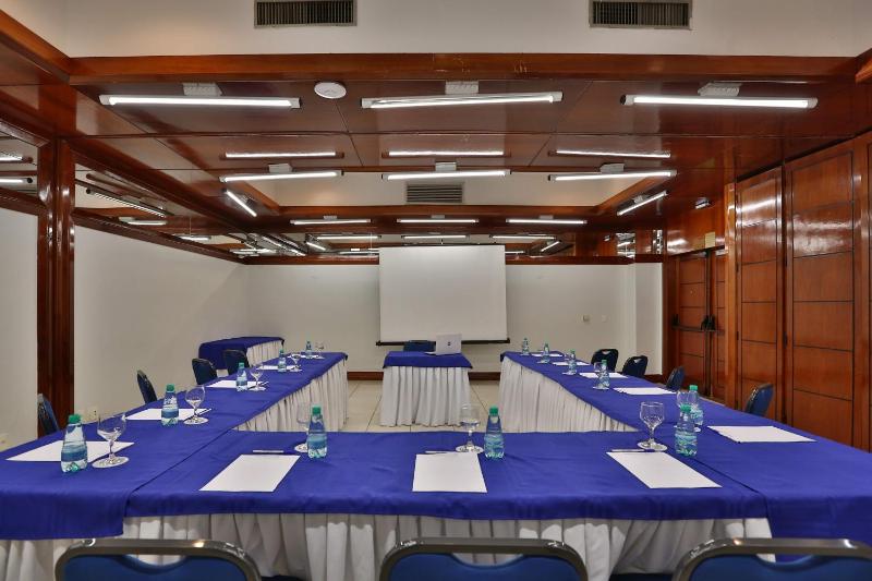 Golden Tulip Goiania Address - image 43