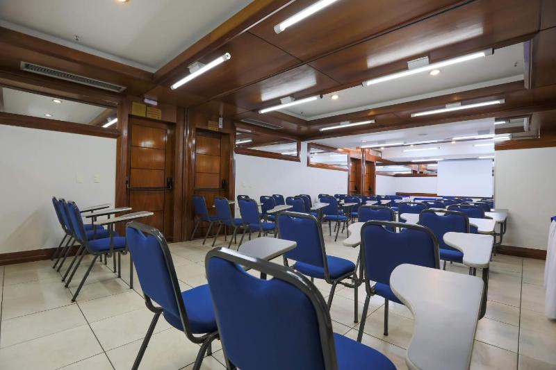 Golden Tulip Goiania Address - image 31