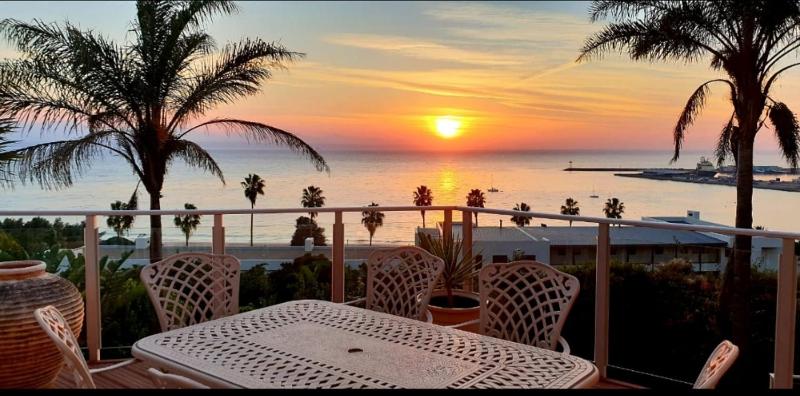 Blue Water Bay Holiday Apartment Images