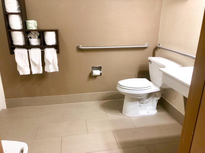 King Suite - Disability Access/Non-Smoking image 2