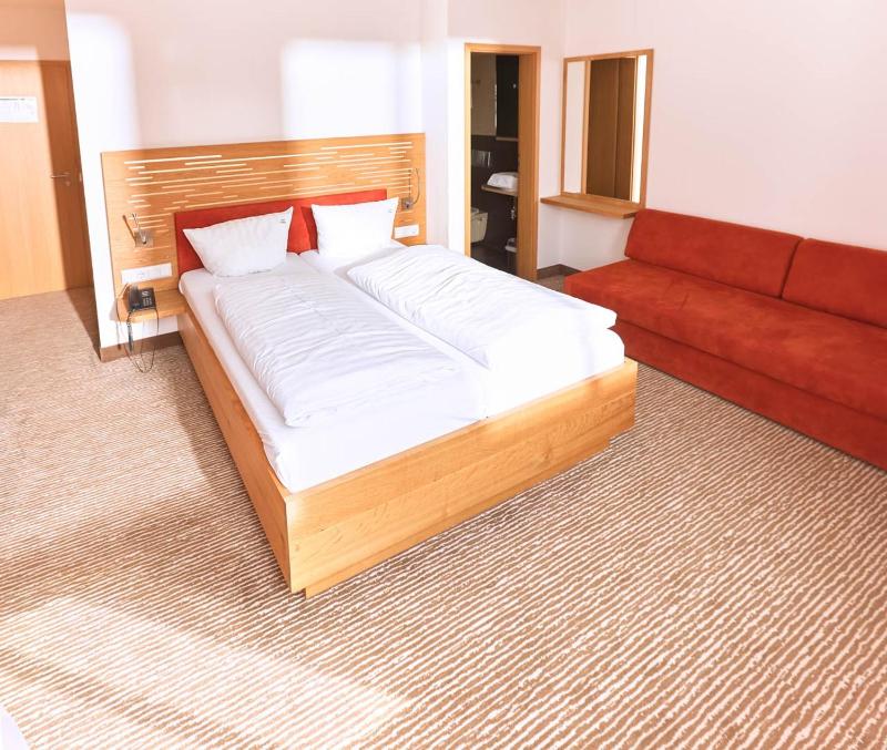 Double Room image 2